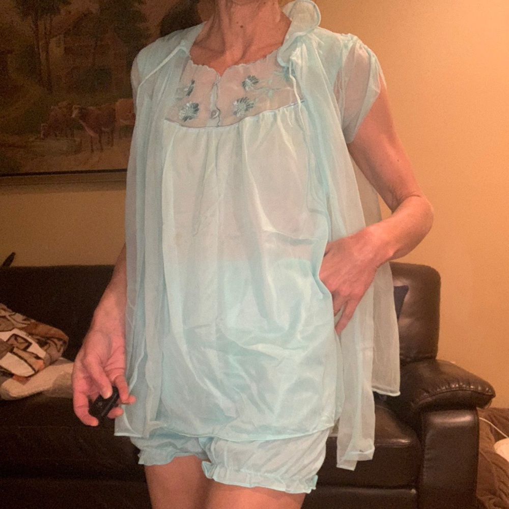 Vintage babydoll lingerie set from late ‘60s 🤭